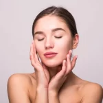 5 señales de que tu piel necesita atención profesional (y no solo cremas)